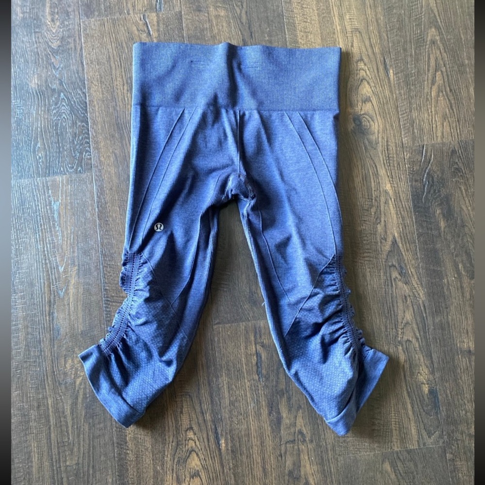 lululemon athletica ebb and crop II inkwell seamless medium rise leggings 4